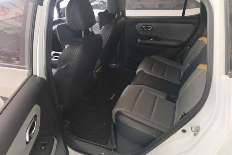 Used AION Y 2021 70 Intelligent Dynamic Edition Left Rear Seat