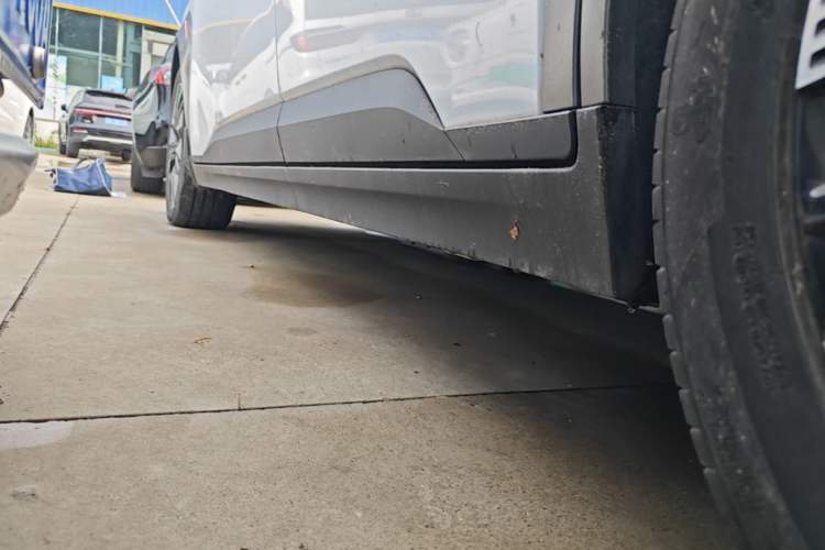 Used AION Y 2021 70 Tech Vitality Edition Left Side Sill