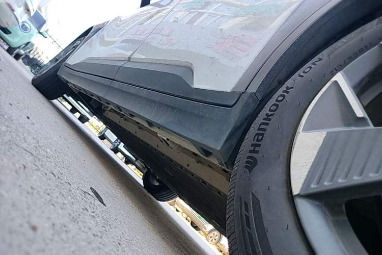 Used AION Y 2021 70 Intelligent Dynamic Edition Left Side Sill