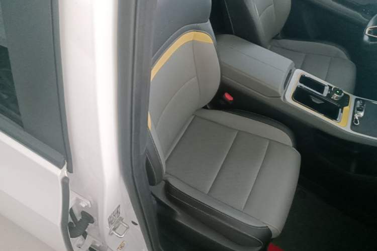 Used AION Y 2021 70 Enjoy Vitality Edition Right Front Seat