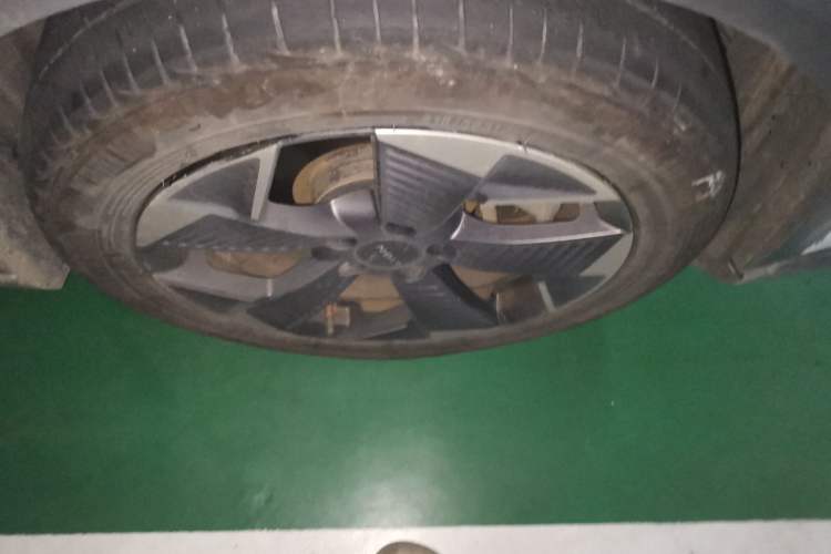 Used AION Y 2021 70 Intelligent Edition Right Front Wheel Hub