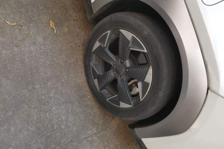 Used AION Y 2021 70 Enjoy Edition Right Front Wheel Hub