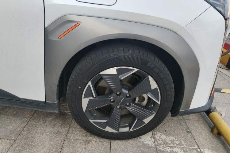 Used AION Y 2021 70 Intelligent Dynamic Edition Right Front Wheel Hub