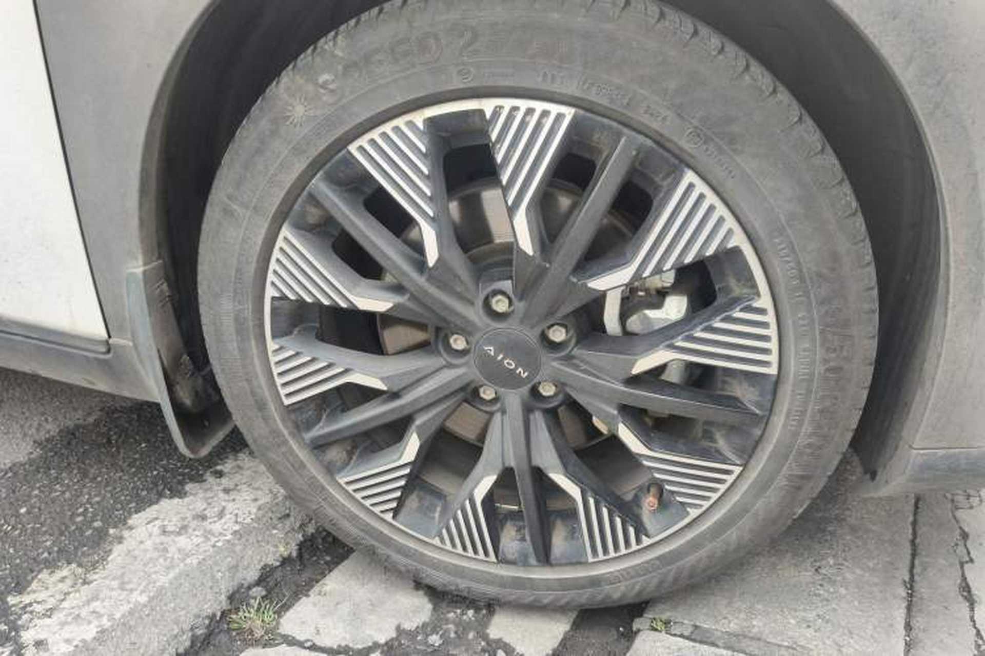 Used AION Y 2021 70 Tech Vitality Edition Right Front Wheel Hub