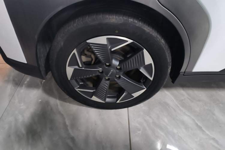 Used AION Y 2021 70 Intelligent Dynamic Edition Right Rear Wheel Hub