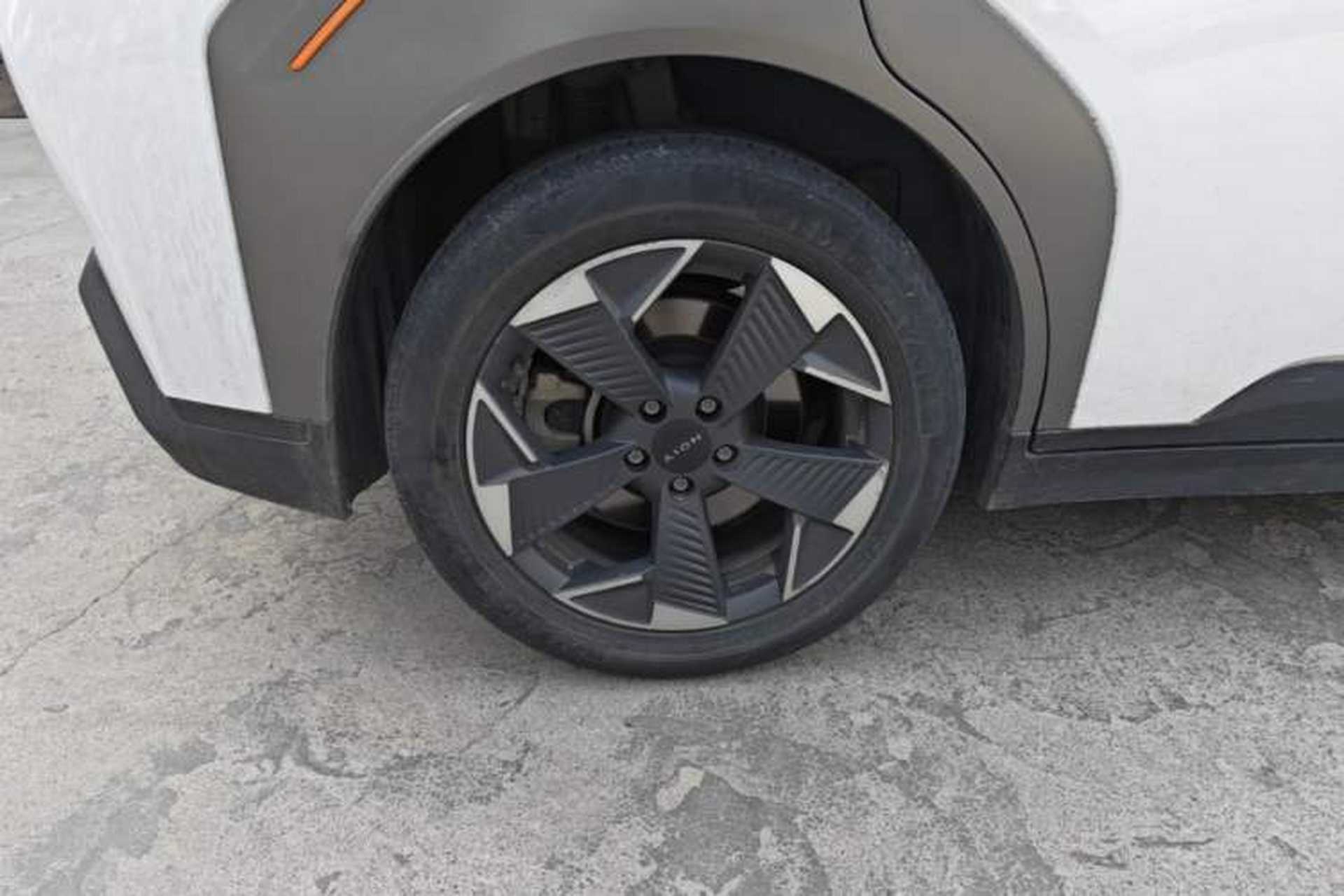 Used AION Y 2021 70 Intelligent Edition Right Rear Wheel Hub