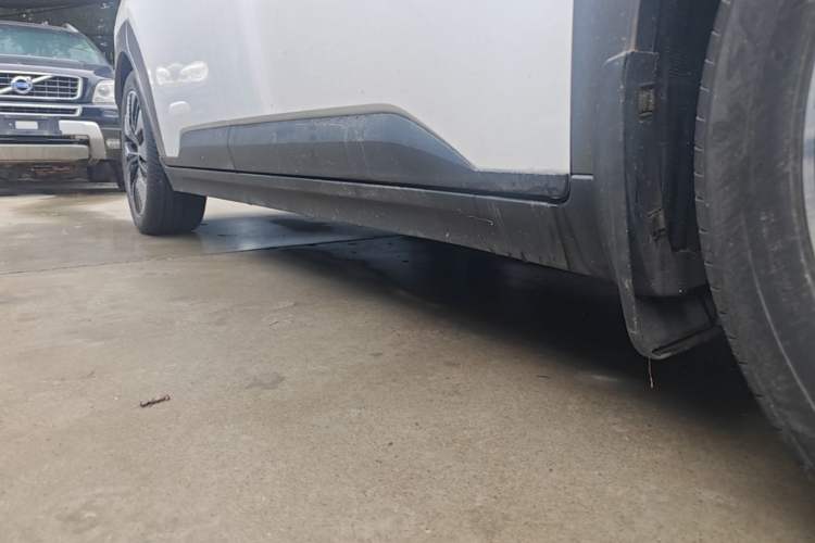 Used AION Y 2021 70 Tech Vitality Edition Right Side Sill