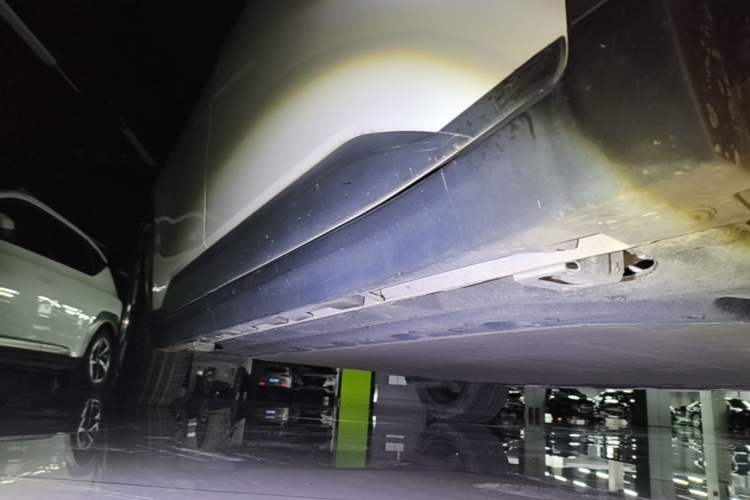 Used AION Y 2021 70 Enjoy Edition Right Side Sill