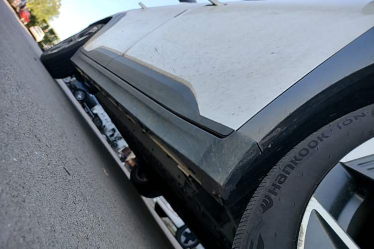 Used AION Y 2021 70 Intelligent Dynamic Edition Right Side Sill