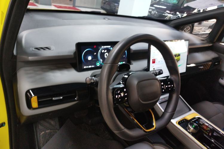 Used AION Y 2021 70 Enjoyment Tech Edition Center Console