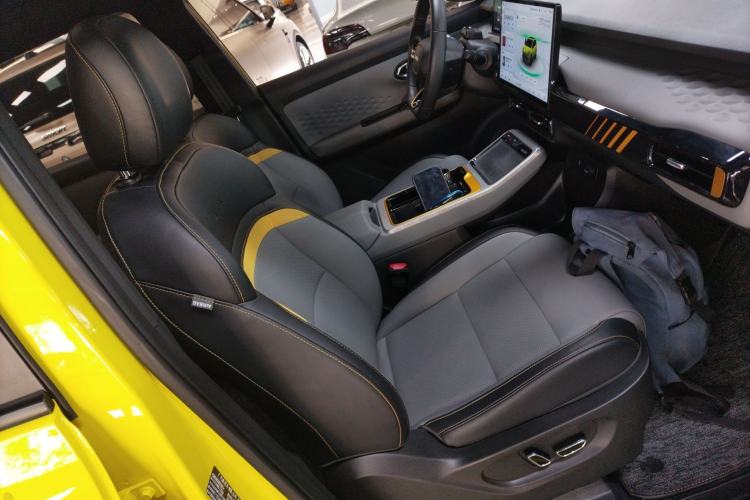 Used AION Y 2021 70 Enjoyment Tech Edition Right Front Seat