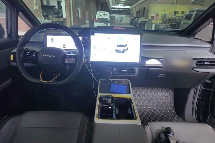 Used AION Y 2022 80 Ultra-Long Range Edition Center Console