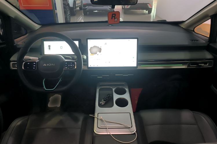 Used AION Y 2022 Plus 70 Smart Edition Center Console