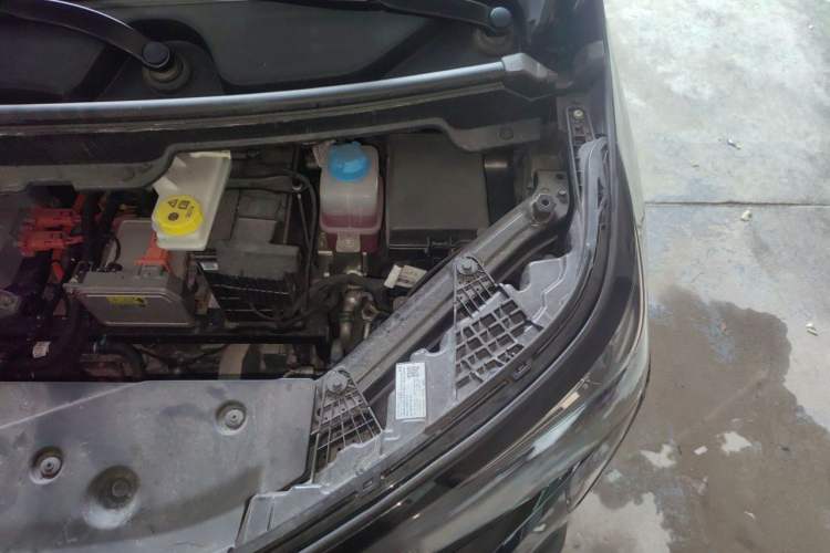 Used AION Y 2022 80 Ultra-Long Range Edition Engine Bay Left