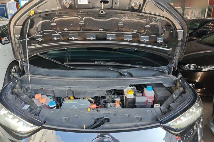Used AION Y 2022 70 Tech Edition Lithium Iron Phosphate Engine Bay