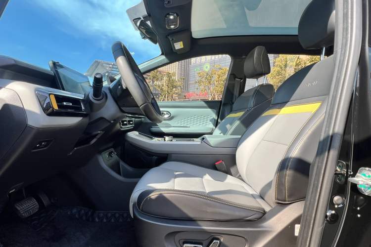 Used AION Y 2022 70 Intelligent Edition Lithium Iron Phosphate Interior 1