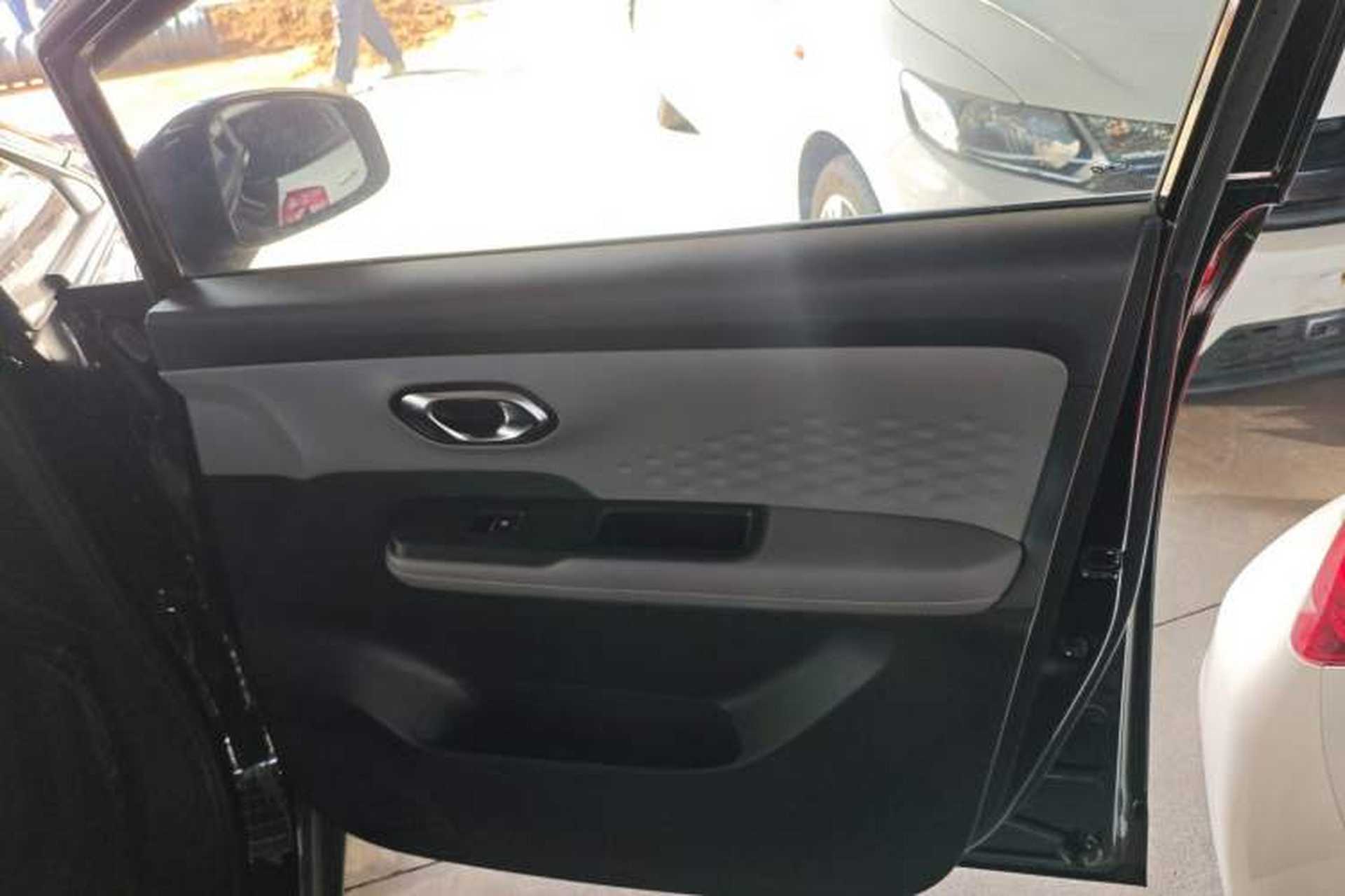 Used AION Y 2022 70 Tech Edition Lithium Iron Phosphate Interior 2