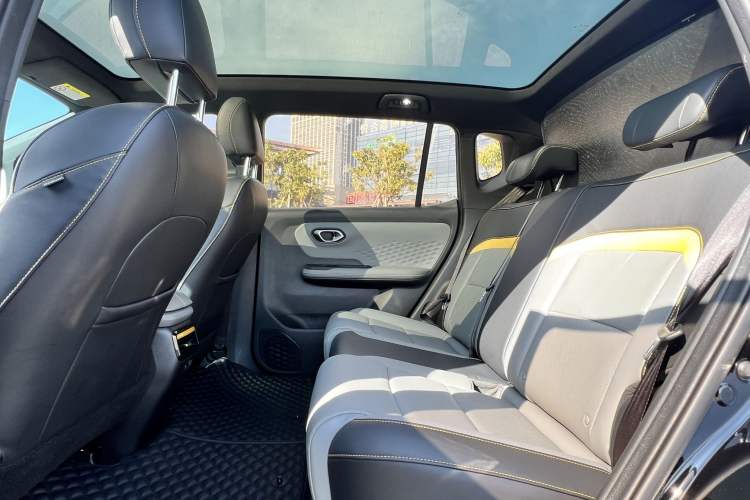 Used AION Y 2022 70 Intelligent Edition Lithium Iron Phosphate Interior 3