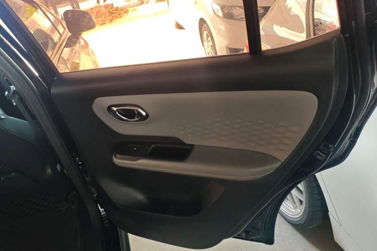 Used AION Y 2022 70 Tech Edition Lithium Iron Phosphate Interior 3
