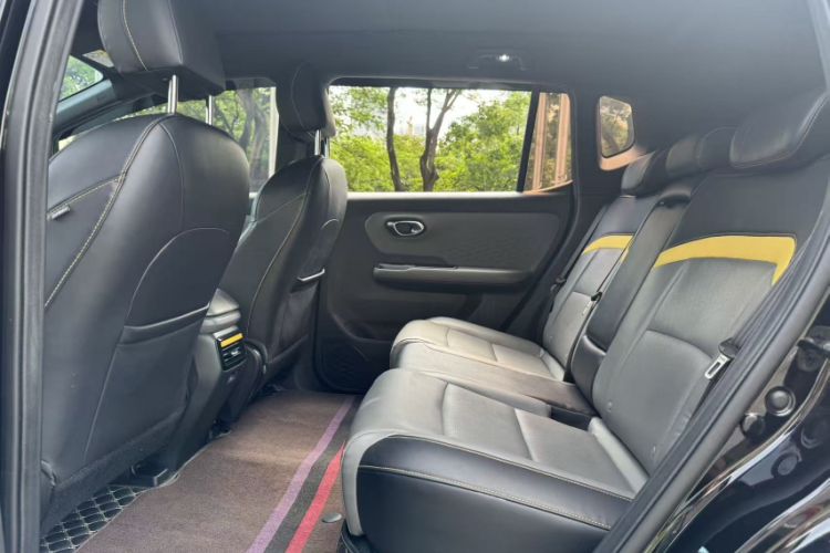 Used AION Y 2022 70 Tech Edition Lithium Iron Phosphate Interior 6