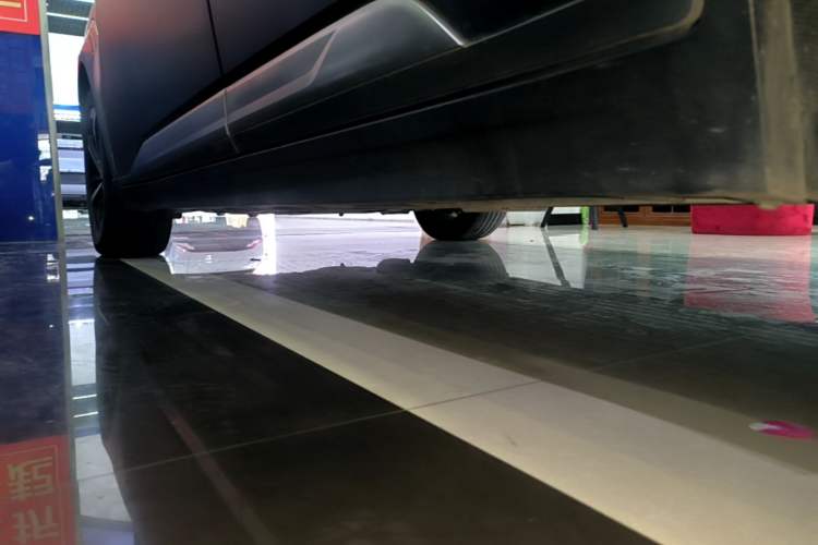 Used AION Y 2022 Plus 70 Smart Edition Left Side Sill