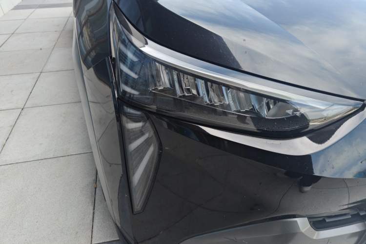 Used AION Y 2022 70 Intelligent Edition Lithium Iron Phosphate Right Front Headlight