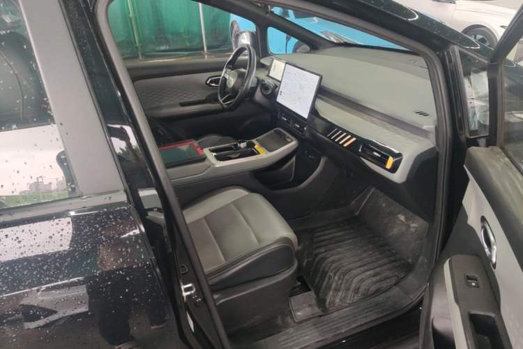 Used AION Y 2022 70 Intelligent Edition Lithium Iron Phosphate Right Front Seat