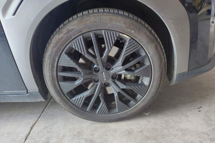 Used AION Y 2022 80 Ultra-Long Range Edition Right Front Wheel Hub