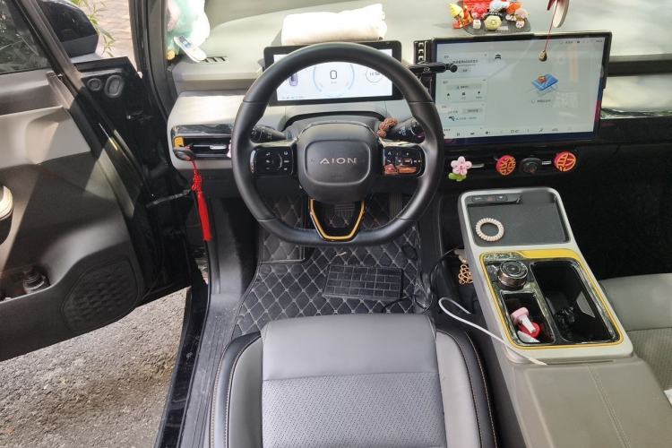 Used AION Y 2022 70 Intelligent Edition Lithium Iron Phosphate Steering Wheel