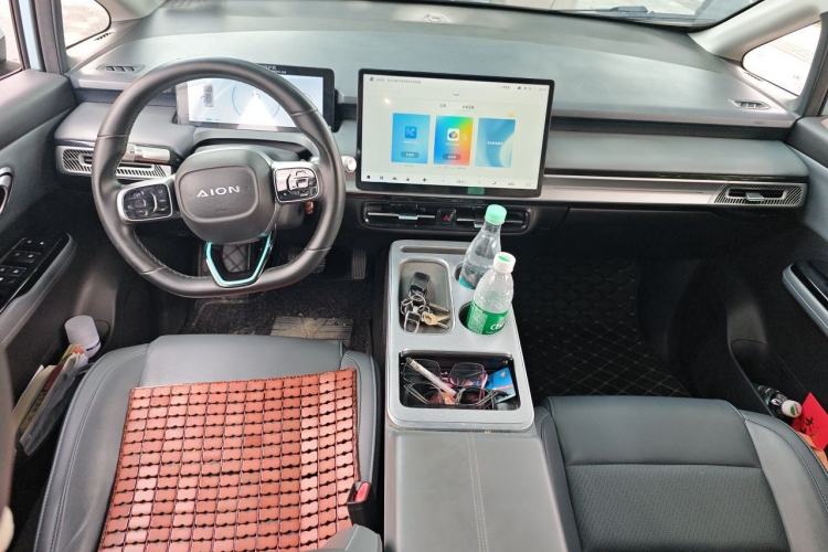 Used AION Y 2022 Plus 70 Smart Edition Center Console
