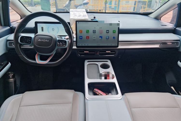 Used AION Y 2022 Plus 70 Smart Edition Center Console