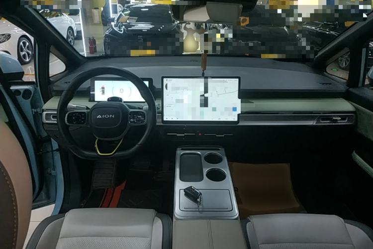 Used AION Y 2022 Plus 70 Tech Edition Center Console