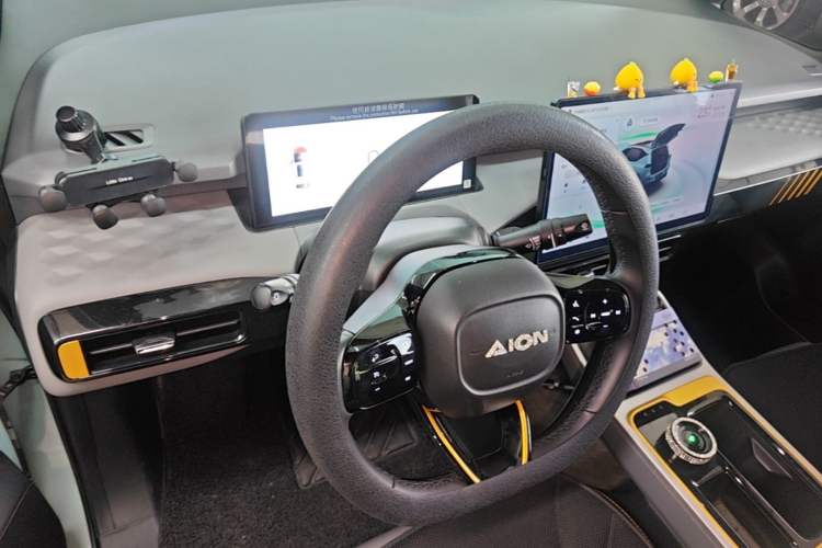 Used AION Y 2022 70 Intelligent Edition Lithium Iron Phosphate Center Console