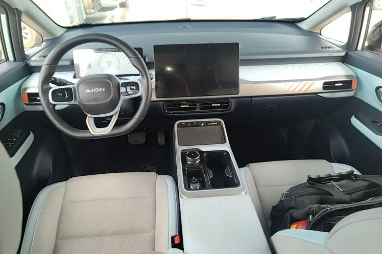 Used AION Y 2022 80 Ultra-Long Range Edition Center Console