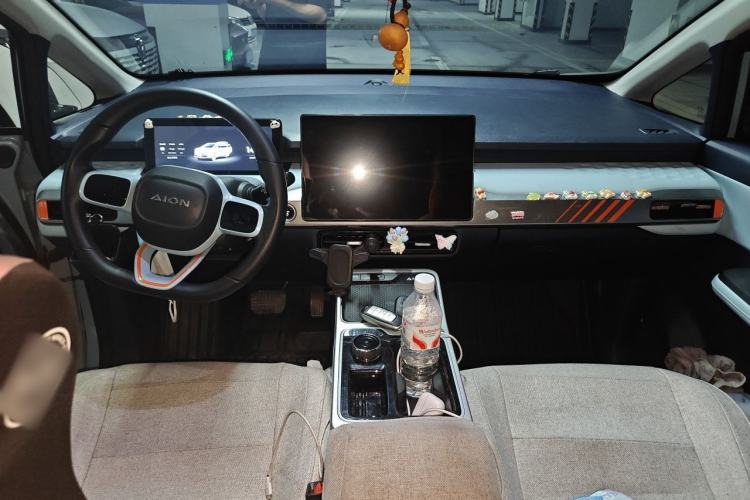 Used AION Y 2022 70 Intelligent Edition Lithium Iron Phosphate Center Console