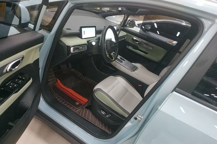 Used AION Y 2022 Plus 70 Tech Edition Driver Seat