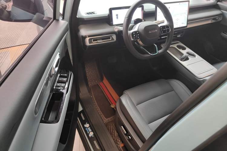 Used AION Y 2022 Plus 70 Tech Edition Driver Seat