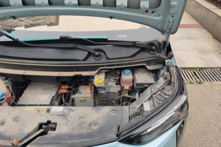 Used AION Y 2022 70 Tech Edition Lithium Iron Phosphate Engine Bay Left