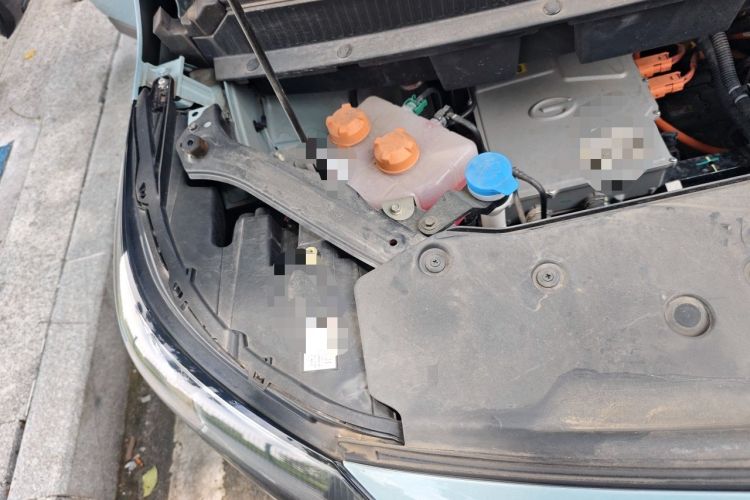 Used AION Y 2022 Plus 70 Smart Edition Engine Bay Right