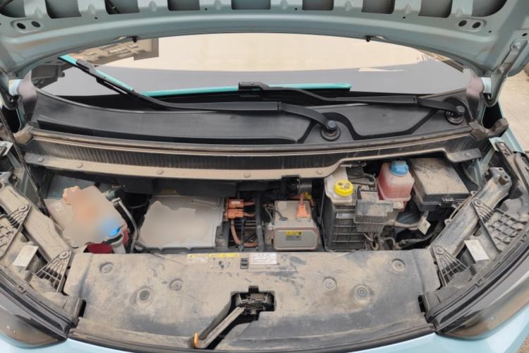 Used AION Y 2022 70 Tech Edition Lithium Iron Phosphate Engine Bay
