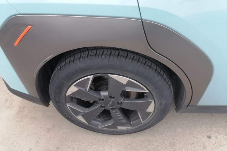 Used AION Y 2022 70 Intelligent Edition Lithium Iron Phosphate Exterior 5