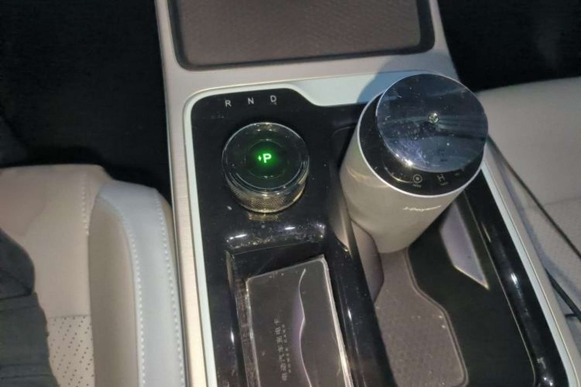 Used AION Y 2022 80 Ultra-Long Range Edition Gear Lever