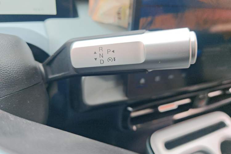 Used AION Y 2022 Plus 70 Smart Edition Gear Lever