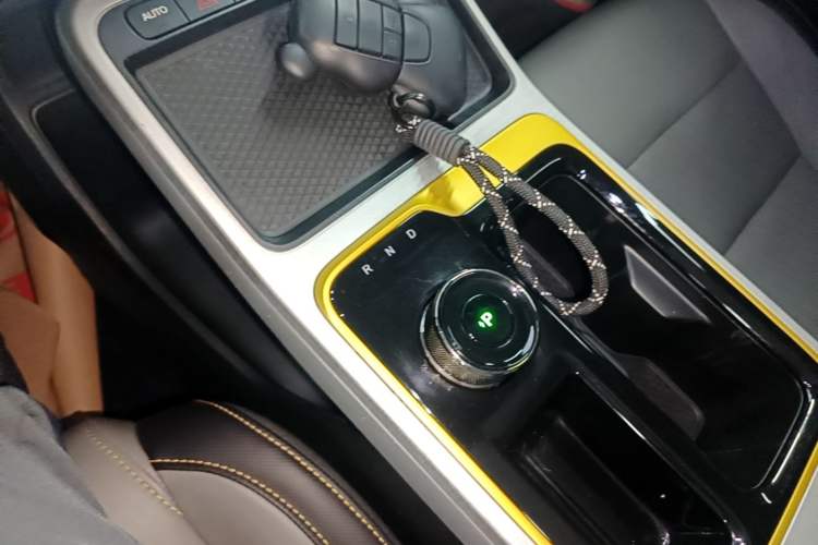Used AION Y 2022 70 Intelligent Edition Lithium Iron Phosphate Gear Lever