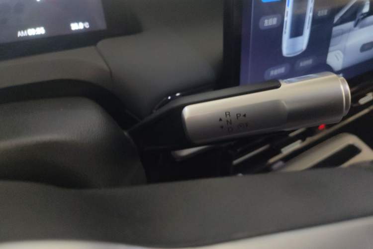 Used AION Y 2022 Plus 70 Smart Edition Gear Lever