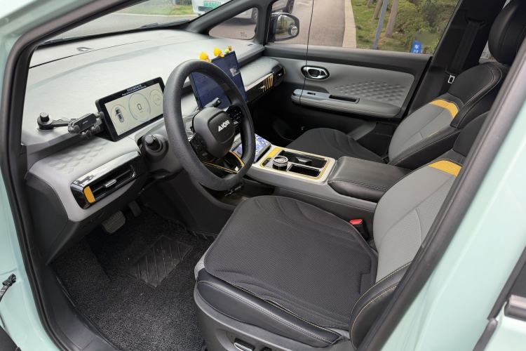 Used AION Y 2022 70 Intelligent Edition Lithium Iron Phosphate Interior 1