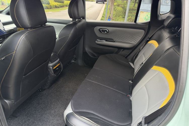 Used AION Y 2022 70 Intelligent Edition Lithium Iron Phosphate Interior 2