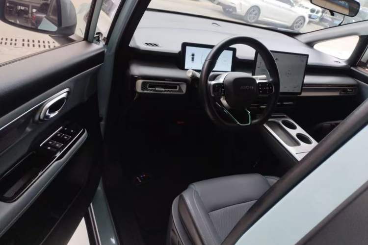 Used AION Y 2022 Plus 80 Smart Edition Interior 3