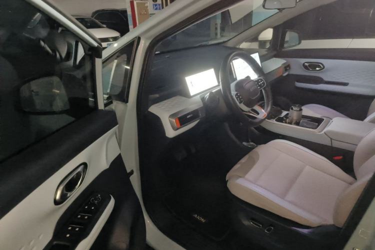 Used AION Y 2022 80 Ultra-Long Range Edition Interior 3