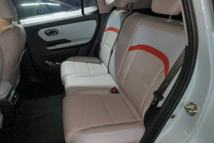 Used AION Y 2022 80 Ultra-Long Range Edition Interior 4